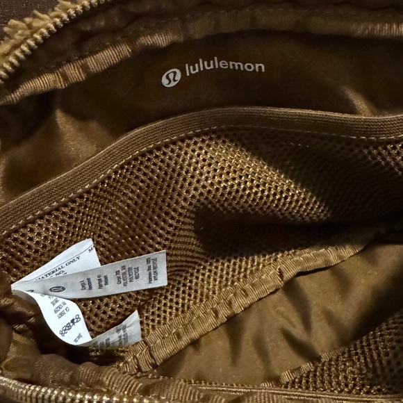 lululemon Sherpa everywhere belt bag - Picture 7 of 10